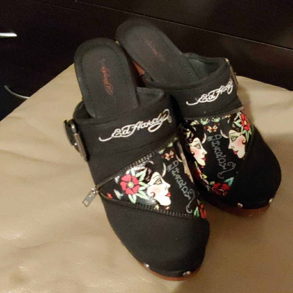 Shoe